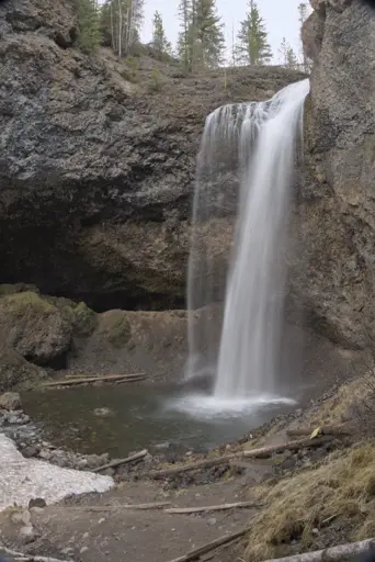 Moul falls dropping approximately 115 ft to the spillway below. 