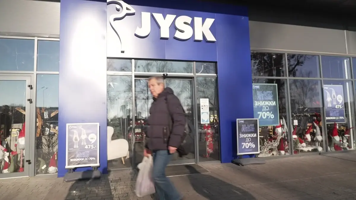 Trods krig, plyndring og brand holder dansk kæde stand i Ukraine: Sidste uge åbnede butik nummer 101